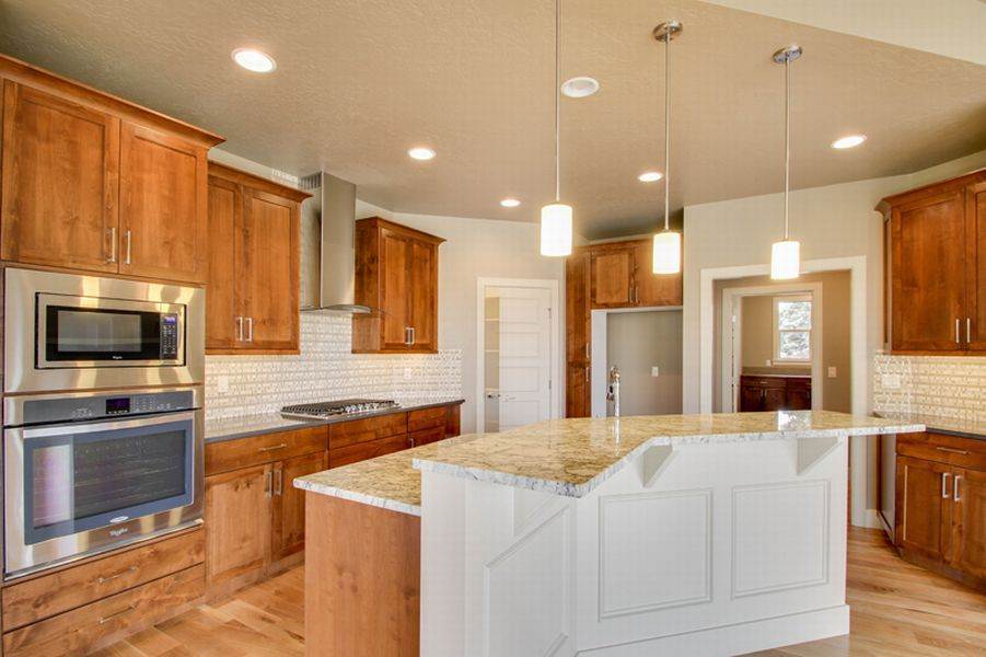 CanyonCrestHomes_Clearwater_KitchenBar