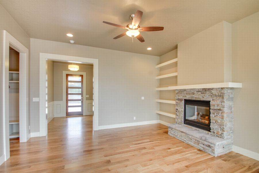 CanyonCrestHomes_Clearwater_LivingAreaFireplace