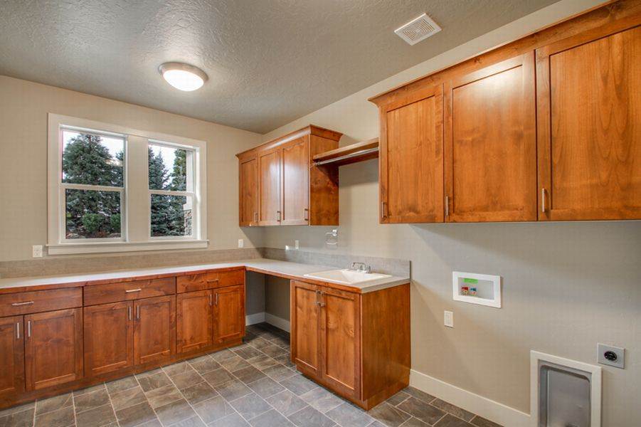 CanyonCrestHomes_Clearwater_UtilityRoom