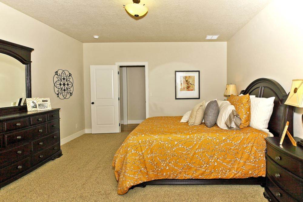 Master_Bedroom2